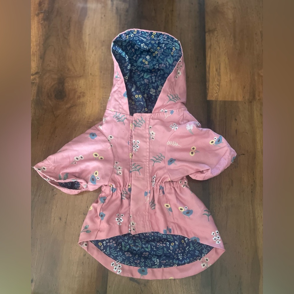 Petco Floral Pink and Blue Reversible Raincoat with Hood Size Medium for Dogs